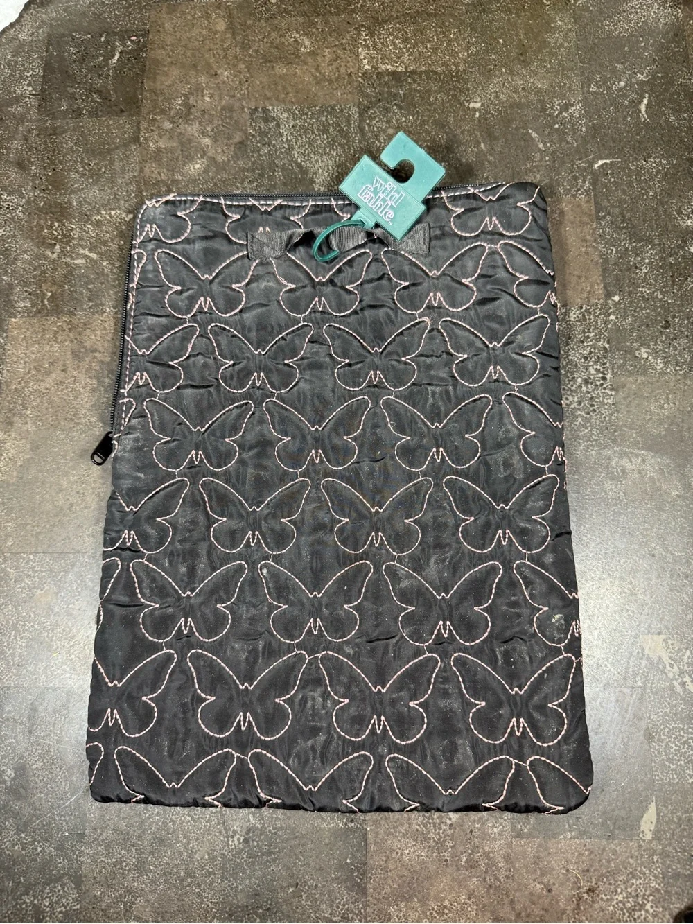 Quilted Butterfly Zipper Sleeve in Black with Pink Stitching